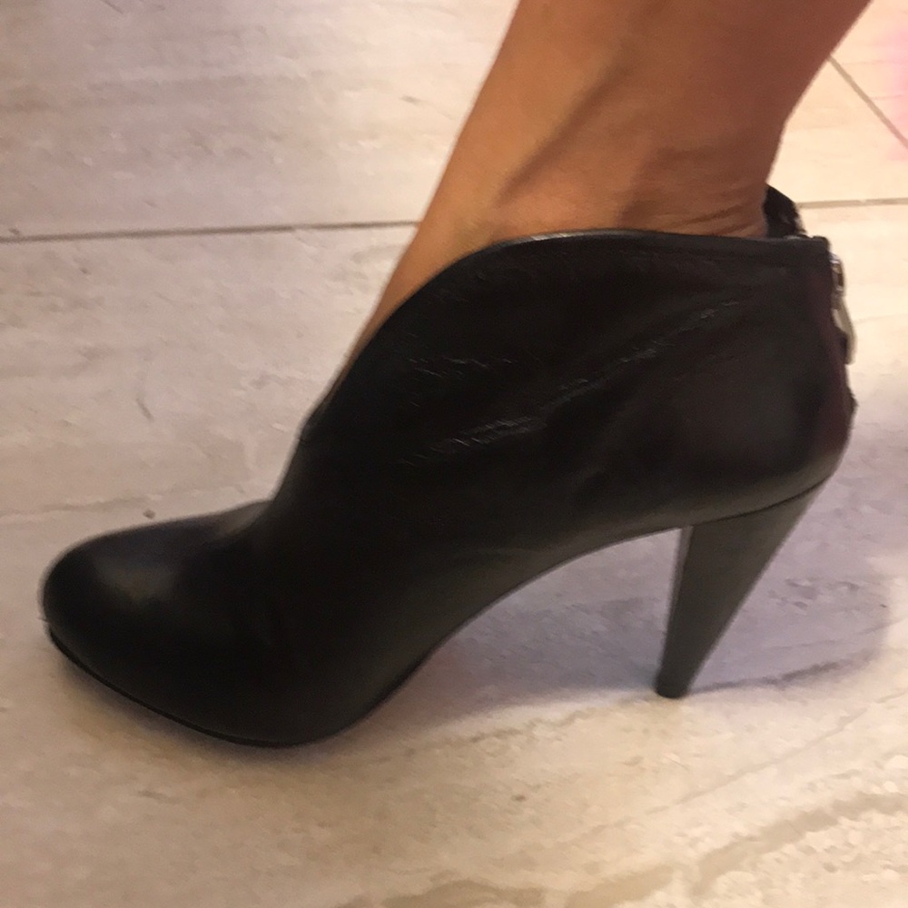 vince camuto booties